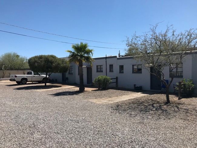 2432 N Balboa Ave in Tucson, AZ - Building Photo - Building Photo