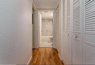 5419 Hansel Ave, Unit Camelot by the Lake in Orlando, FL - Foto de edificio - Building Photo