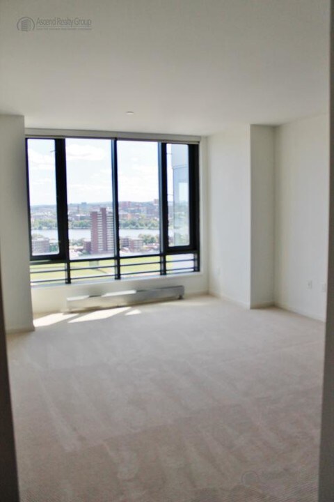 100 Landsdowne St-Unit -909 in Cambridge, MA - Foto de edificio