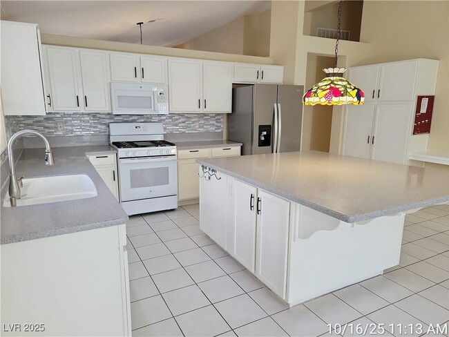5425 Thomaston Ct in Las Vegas, NV - Foto de edificio - Building Photo