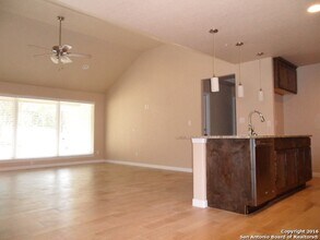 606 Mockingbird Cove in Spring Branch, TX - Foto de edificio - Building Photo