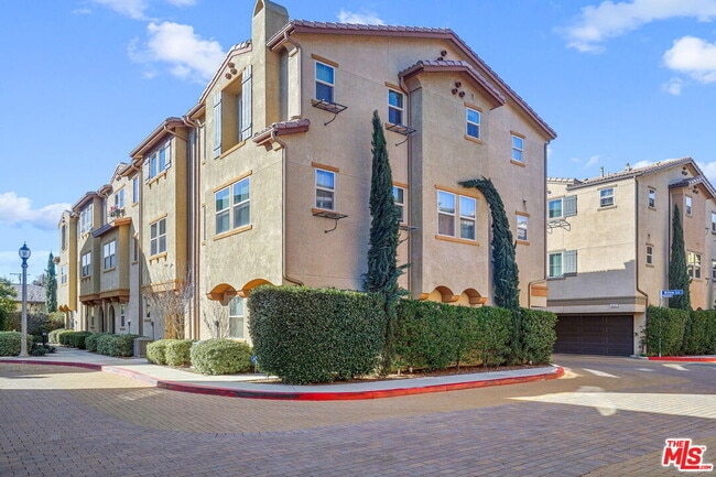 property at 14122 Willow Ln