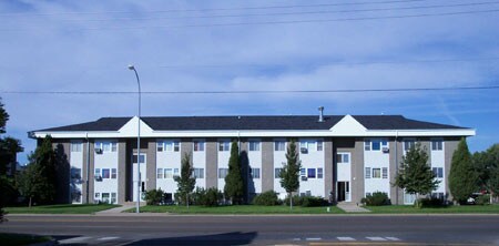 Washington Court in Bismarck, ND - Building Photo