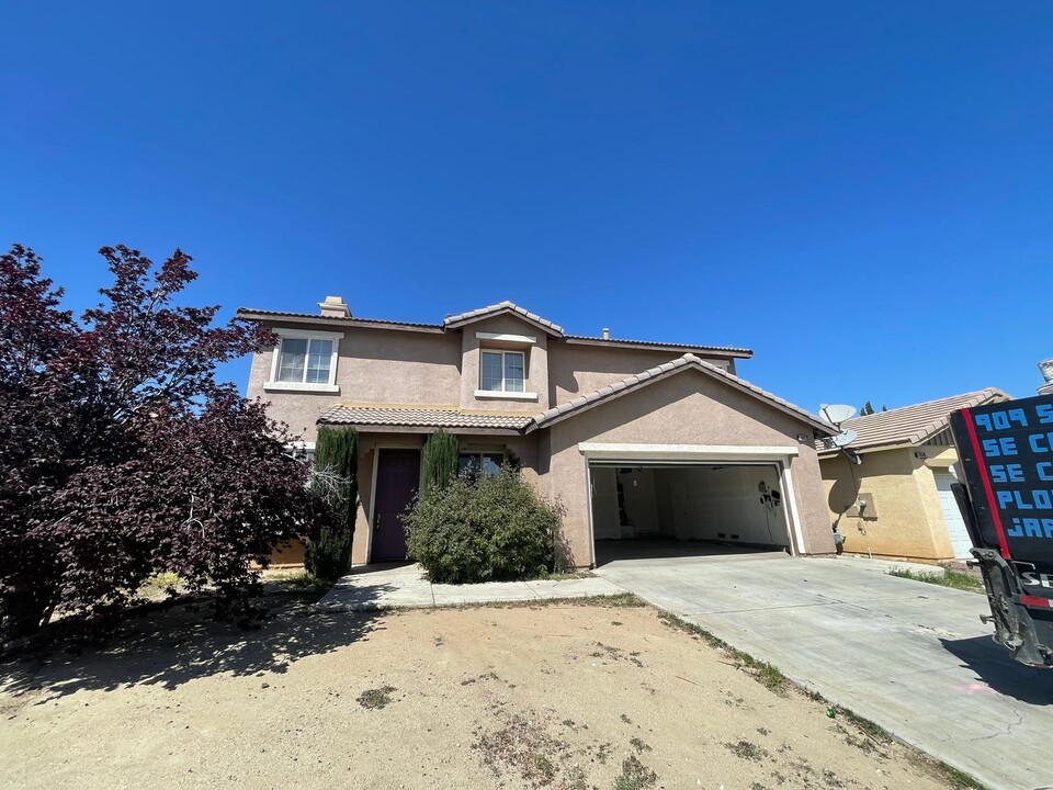 12622 Westbranch Way in Victorville, CA - Building Photo