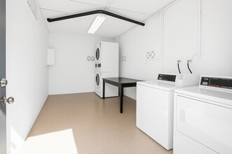 14112 Yukon Ave in Hawthorne, CA - Building Photo - Building Photo