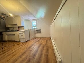 119 Peterson St, Unit 2 in Brentwood, NY - Foto de edificio - Building Photo