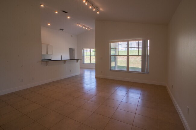 661 Berwick Dr in Davenport, FL - Building Photo - Building Photo