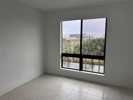 8363 NW 41st St, Unit A306 in Doral, FL - Building Photo