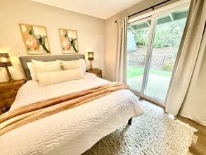 14355 SW 114th Ave in Tigard, OR - Foto de edificio - Building Photo