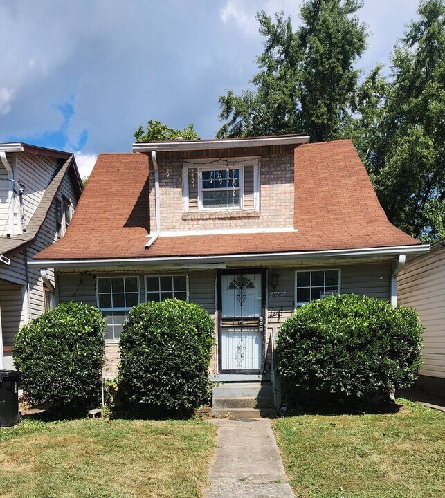 3429 Virginia Ave in Louisville, KY - Building Photo