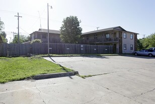 1723 S Main St in Sapulpa, OK - Building Photo