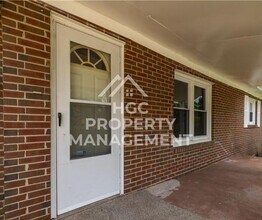 1228 Irving Ave in Eden, NC - Foto de edificio - Building Photo