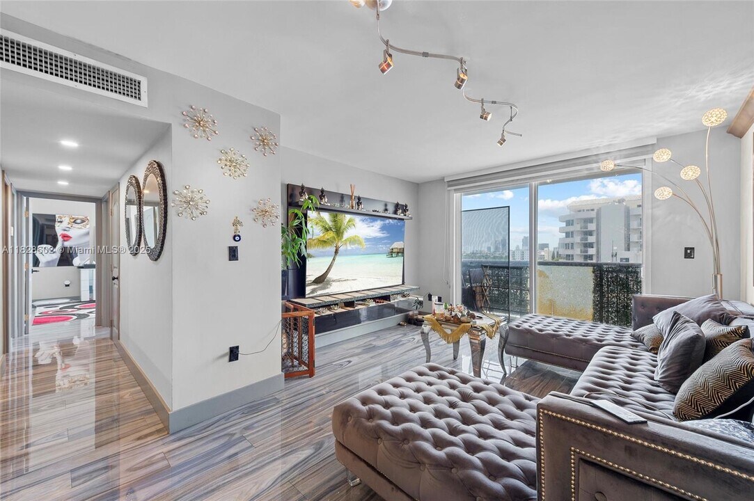 1345 Lincoln Rd, Unit 1105 in Miami Beach, FL - Foto de edificio