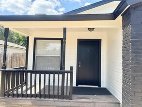 6900 Trendal Ln in Austin, TX - Building Photo - Building Photo