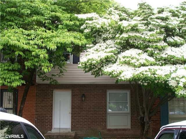 property at 3921 Breezy Ct