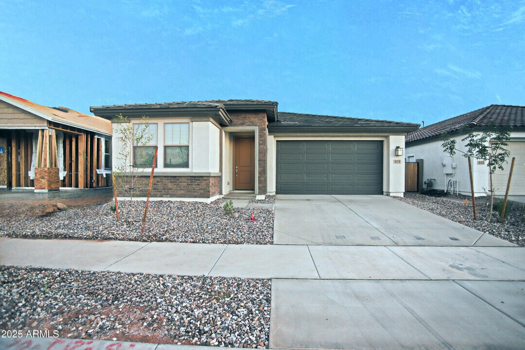 879 W Finch Dr in Queen Creek, AZ - Building Photo