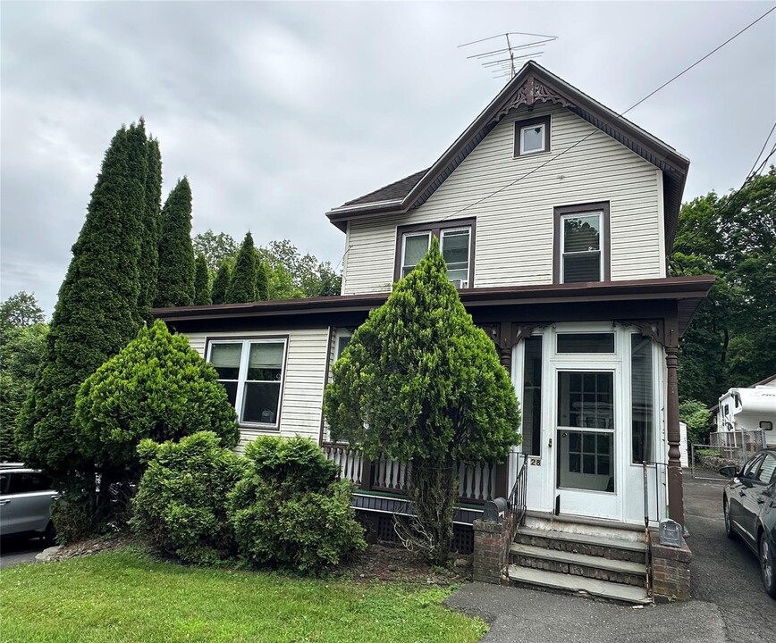 28 Ten Eyck St in Stony Point, NY - Building Photo