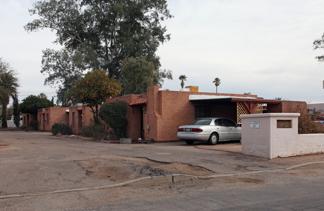 Adobe Casitas in Tucson, AZ - Foto de edificio - Building Photo