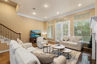 9125 Harbor Hills Dr in Houston, TX - Building Photo