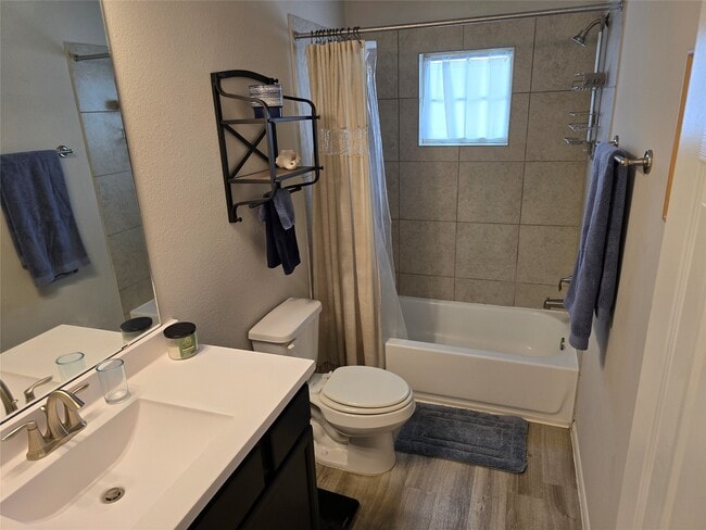 property at 1942 Bending Green Dr