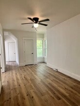 439 S Parker Dr, Unit Lower in Janesville, WI - Foto de edificio - Building Photo