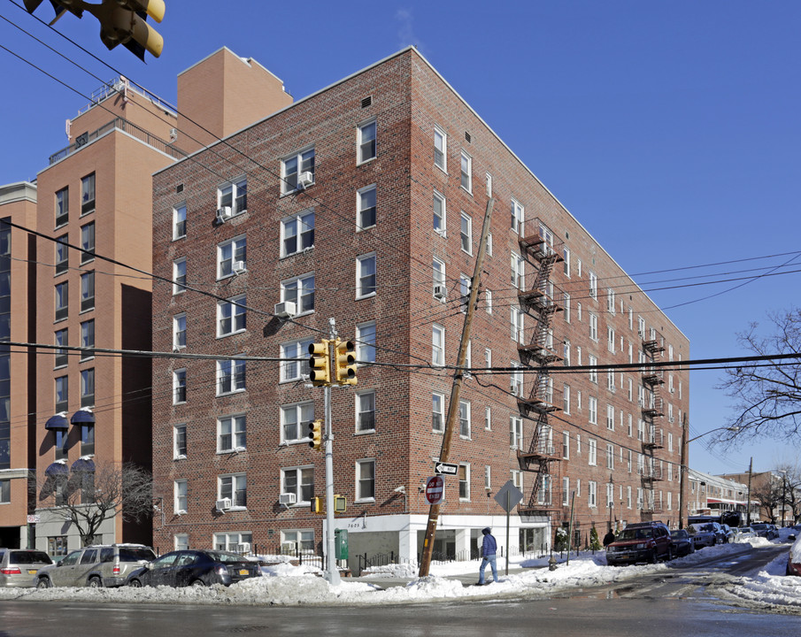 Vernon Arms in Flushing, NY - Building Photo