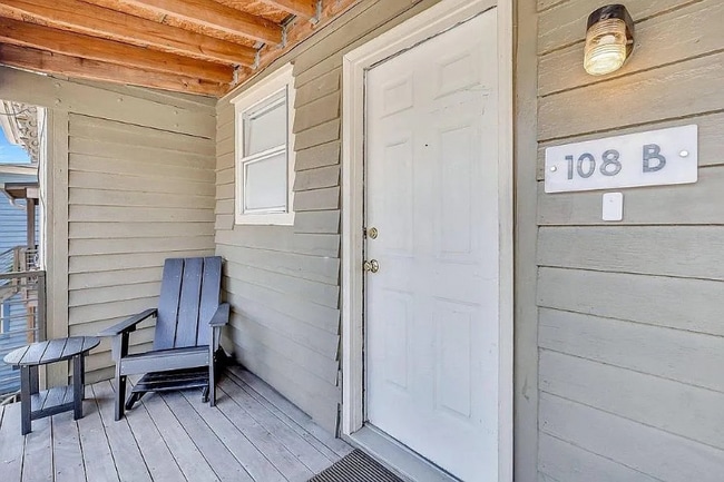 108 E Anderson St in Savannah, GA - Building Photo - Building Photo