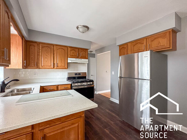 property at 3835 N Narragansett Ave