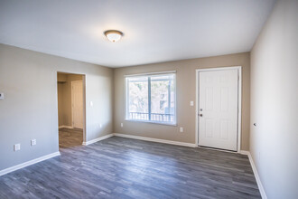 Timber Pines Apartments in Memphis, TN - Foto de edificio - Interior Photo