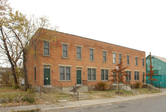 1554-1562 E Oak St in Columbus, OH - Building Photo - Building Photo