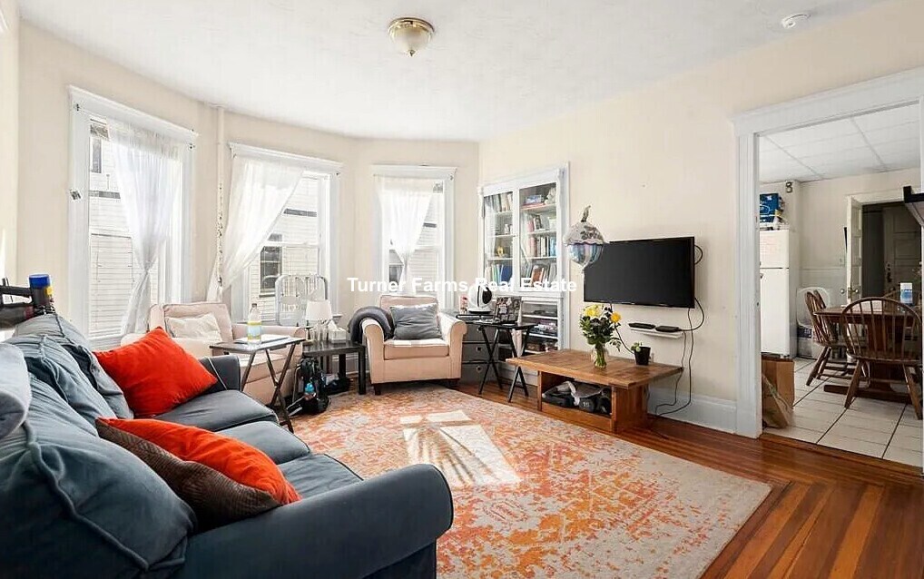 116 Pearson Rd, Unit 2 in Somerville, MA - Foto de edificio