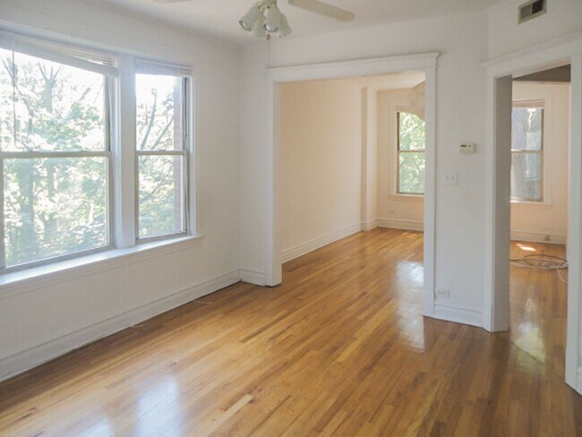 5103 N Winchester Ave, Unit 5100-3 in Chicago, IL - Building Photo - Building Photo