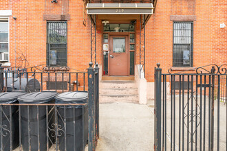 219 Hopkinson Avenue in Brooklyn, NY - Building Photo - Building Photo