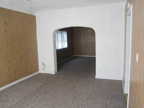 562 Wilson St in Buffalo, NY - Foto de edificio - Building Photo