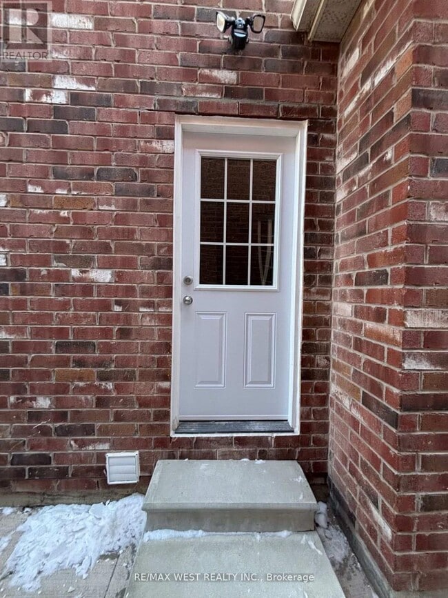 property at 7 Locomotive Cres