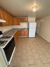 13111 S Forrestville Ave in Chicago, IL - Foto de edificio - Building Photo