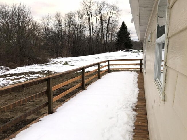 1410 Franklin Rd in Jackson Center, PA - Building Photo - Building Photo