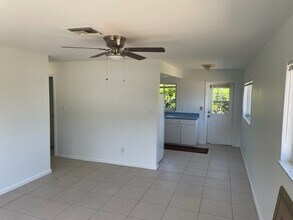 623 92nd Ave N, Unit 623 in Naples, FL - Foto de edificio - Building Photo