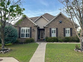 808 Old White Ln in Northport, AL - Building Photo