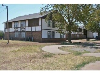 Sanders Heights Apartments in Lawton, OK - Building Photo