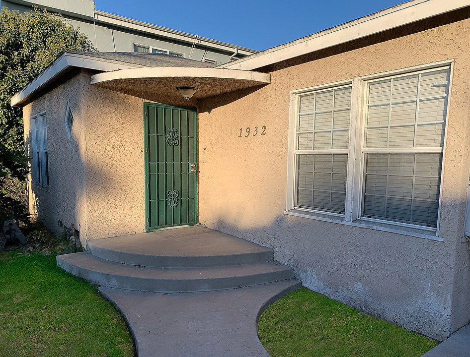 1932 S Garth Ave in Los Angeles, CA - Building Photo