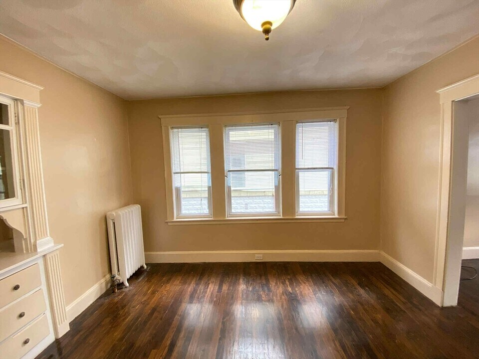 53 Fairfax St in Somerville, MA - Building Photo