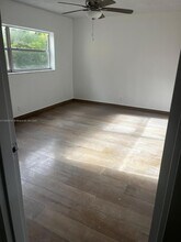 1015 Country Club Dr in Margate, FL - Building Photo - Building Photo