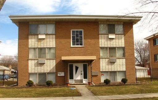 FE Apartments in Broadview, IL - Building Photo