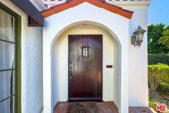 434 Laurel Ave in Los Angeles, CA - Building Photo - Building Photo