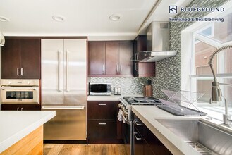 24 Catamaran St in Marina Del Rey, CA - Building Photo - Building Photo