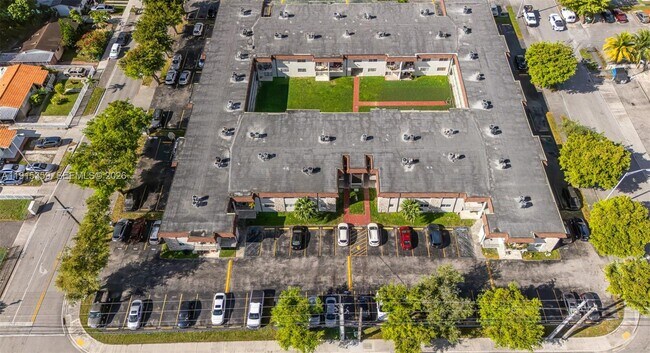 1225 W 35th St in Hialeah, FL - Building Photo - Building Photo