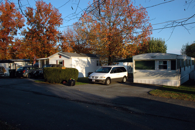 1523 E Newport Rd in Lititz, PA - Foto de edificio - Building Photo