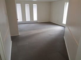 4944 Old Maysville Rd in Fort Wayne, IN - Building Photo