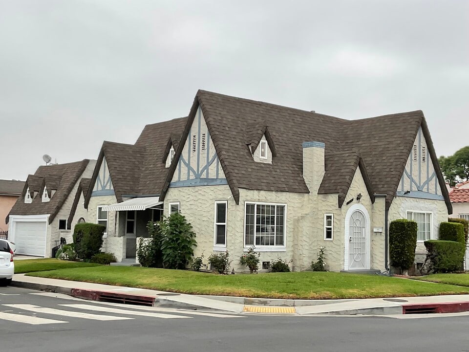 3031 Saturn Ave in Huntington Park, CA - Foto de edificio